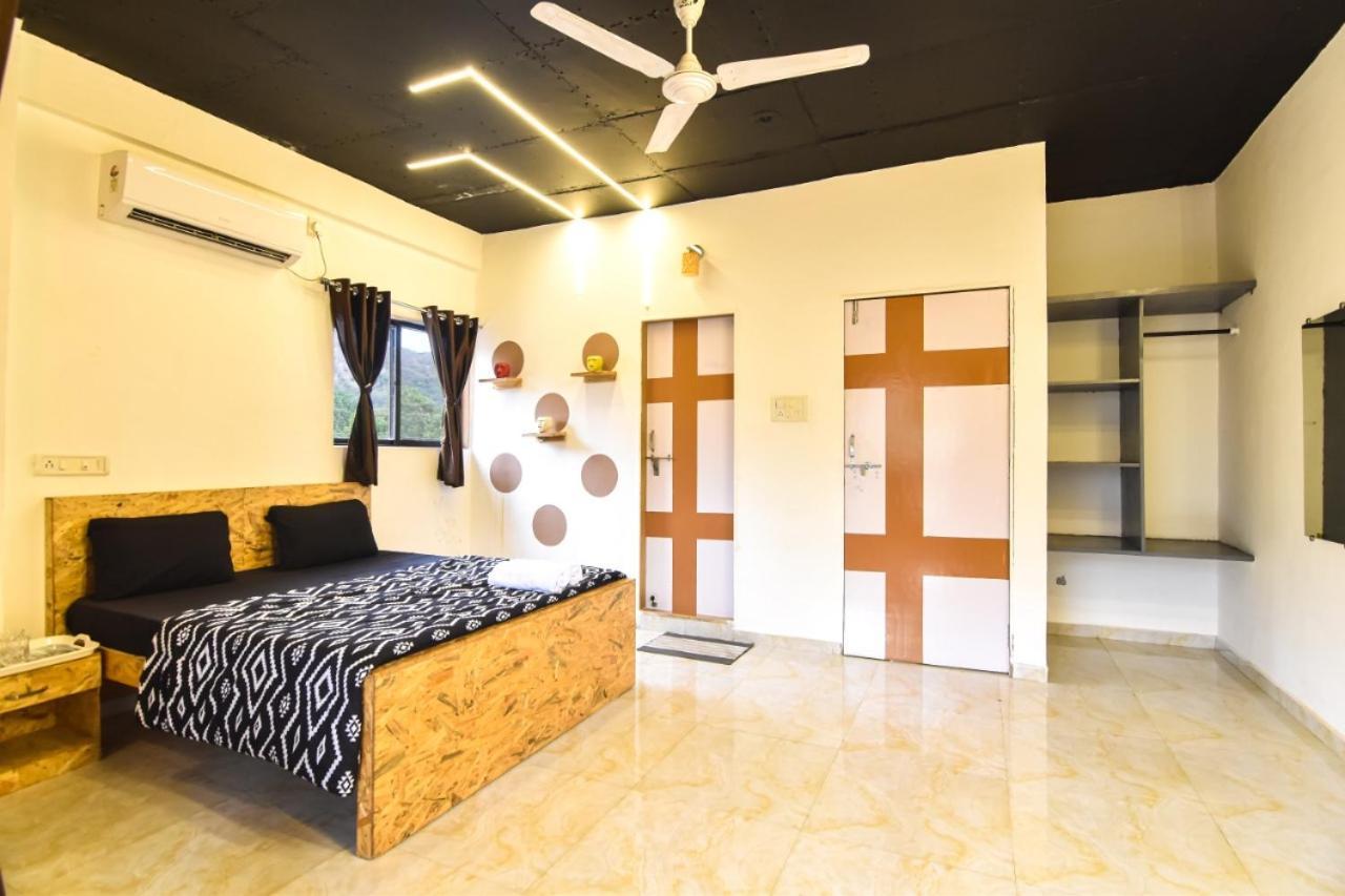 Empyrean Stay Ll 3Bhk Ll Jaguar Villa Ll Ac Ll Pvt Pool Ll Luxury Lonavala Esterno foto